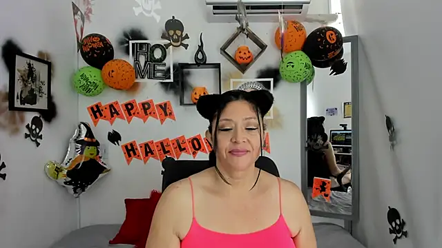 Snapshot of tatiana_sofiaa chatting on October 28, 2:23 pm tatiana sofiaa online show from October 28, 2:23 pm