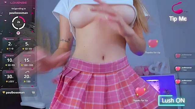 Snapshot of shannel_moss__ chatting on October 14, 11:51 pm shannel moss   online show from October 14, 11:51 pm