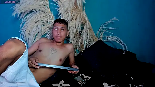 spicy adonhis online show from January 5, 5:27 pm