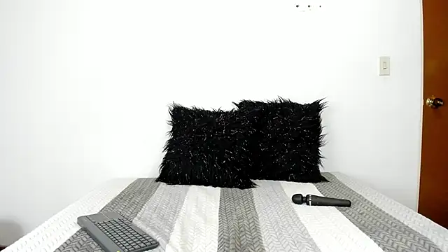 Snapshot of Camila_Martiinez chatting on October 17, 7:39 pm Camila Martiinez online show from October 17, 7:39 pm