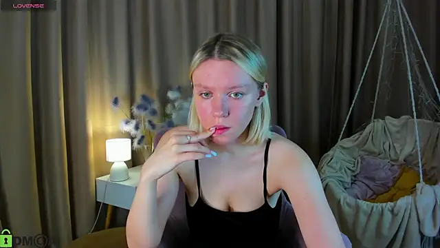 Snapshot of Casey_Miller chatting on October 21, 1:31 am Casey Miller online show from October 21, 1:31 am