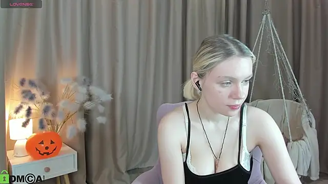 Snapshot of Casey_Miller chatting on November 1, 1:32 am Casey Miller online show from November 1, 1:32 am