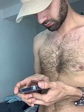 Eevil boys 77 online show from September 17, 4:43 am