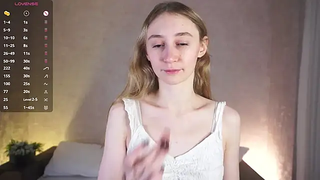 Snapshot of BeatrixHiett chatting on October 1, 4:06 am BeatrixHiett online show from October 1, 4:06 am