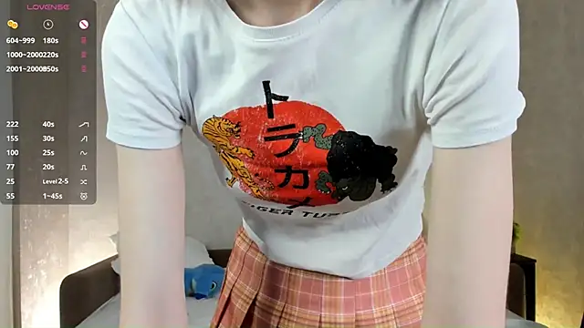 Snapshot of BeatrixHiett chatting on October 18, 3:53 am BeatrixHiett online show from October 18, 3:53 am