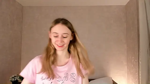 Snapshot of BeatrixHiett chatting on October 24, 3:24 am BeatrixHiett online show from October 24, 3:24 am