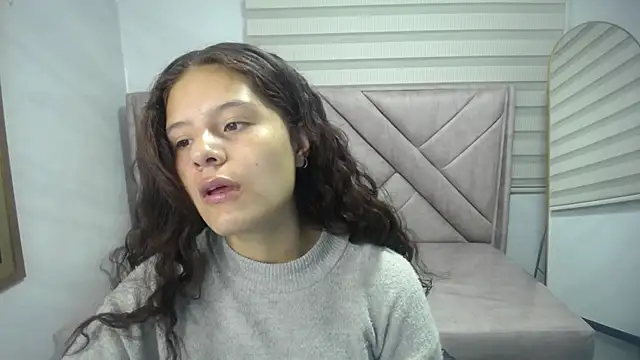 Snapshot of Velvet_Moon_V chatting on October 7, 1:04 pm Velvet Moon V online show from October 7, 1:04 pm