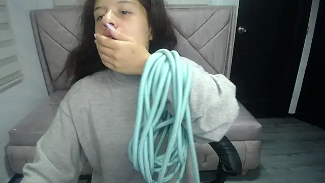 Snapshot of Velvet_Moon_V chatting on October 10, 1:27 pm Velvet Moon V online show from October 10, 1:27 pm