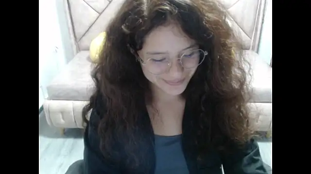 Snapshot of Velvet_Moon_V chatting on October 28, 1:28 pm Velvet Moon V online show from October 28, 1:28 pm