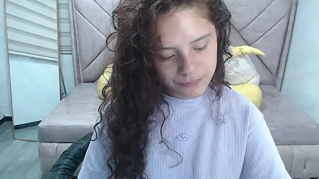 Snapshot of Velvet_Moon_V chatting on September 18, 1:20 pm Velvet Moon V online show from September 18, 1:20 pm