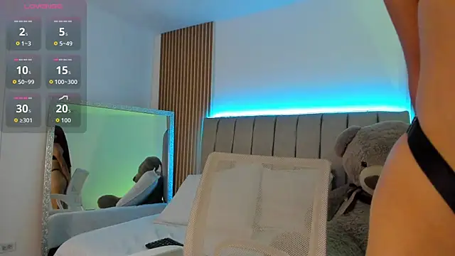 naishaa  online show from September 25, 7:12 pm