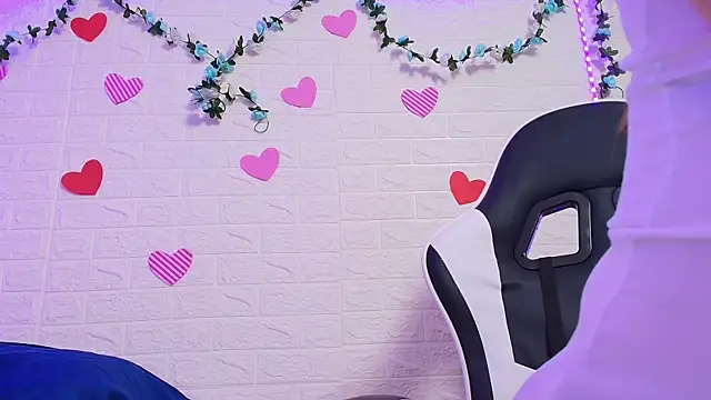 Snapshot of naomi_diamond_ chatting on September 24, 3:11 pm naomi diamond online show from September 24, 3:11 pm