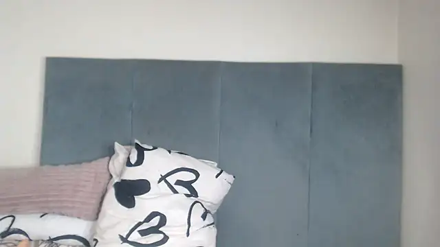 Snapshot of Jah-Queen chatting on October 31, 6:23 pm Jah-Queen online show from October 31, 6:23 pm