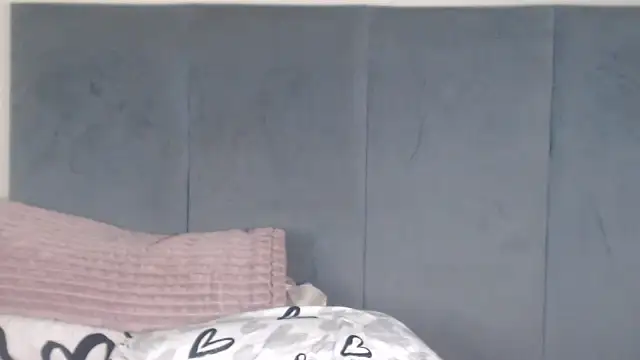 Snapshot of Jah-Queen chatting on October 2, 4:23 pm Jah-Queen online show from October 2, 4:23 pm