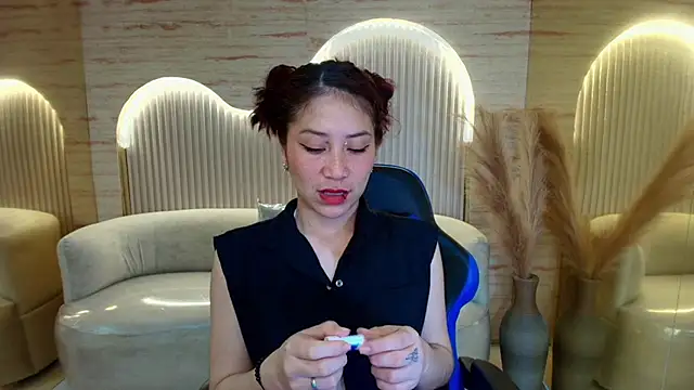 Snapshot of valentina_r_ chatting on September 18, 3:16 am valentina r online show from September 18, 3:16 am