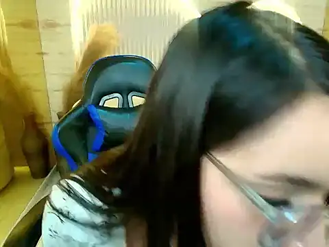 Snapshot of scarlettvixen_r chatting on September 29, 7:52 pm scarlettvixen r online show from September 29, 7:52 pm