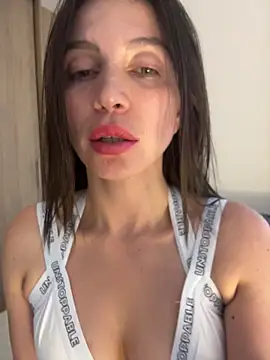 karinasantos  online show from March 19, 6:45 pm