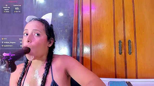 Snapshot of dalia_roses chatting on October 17, 3:43 am dalia roses online show from October 17, 3:43 am