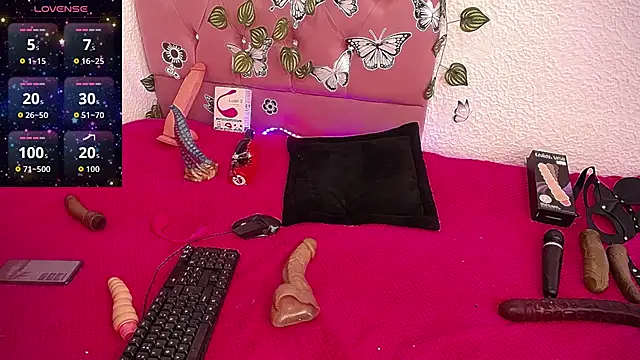 wetmoonhott online show from December 3, 12:40 pm