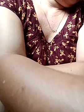 babyjunee12 online show from May 18, 9:48 am