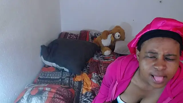 EbonyEssence online show from April 14, 9:20 am