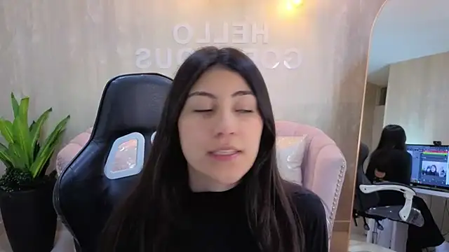 Zoe Blaze A online show from October 25, 12:35 pm