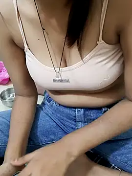 Snapshot of Naira-Tripathi chatting on October 29, 11:14 am Naira-Tripathi online show from October 29, 11:14 am