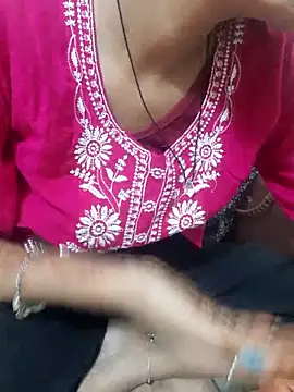 Snapshot of Naira-Tripathi chatting on October 17, 5:54 am Naira-Tripathi online show from October 17, 5:54 am