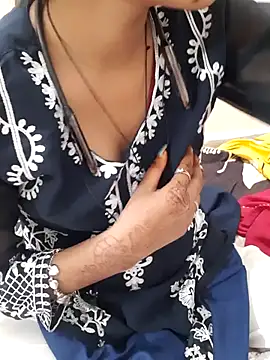 Snapshot of Naira-Tripathi chatting on October 18, 9:56 am Naira-Tripathi online show from October 18, 9:56 am