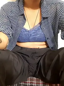 Snapshot of Naira-Tripathi chatting on October 9, 6:50 am Naira-Tripathi online show from October 9, 6:50 am