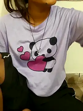 Snapshot of Naira-Tripathi chatting on October 25, 6:10 am Naira-Tripathi online show from October 25, 6:10 am