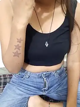 Snapshot of Naira-Tripathi chatting on October 5, 5:34 am Naira-Tripathi online show from October 5, 5:34 am