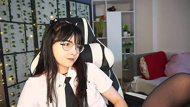 Snapshot of BereniceBattersby chatting on September 13, 9:01 pm BereniceBattersby online show from September 13, 9:01 pm