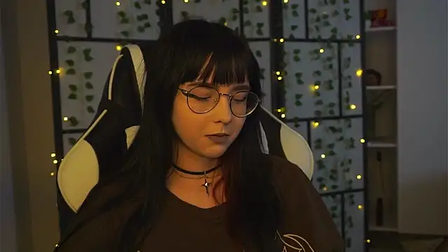 Snapshot of BereniceBattersby chatting on September 25, 9:23 pm BereniceBattersby online show from September 25, 9:23 pm