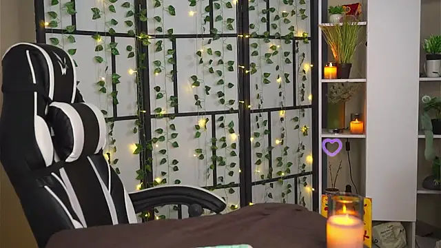 Snapshot of BereniceBattersby chatting on September 12, 9:00 pm BereniceBattersby online show from September 12, 9:00 pm