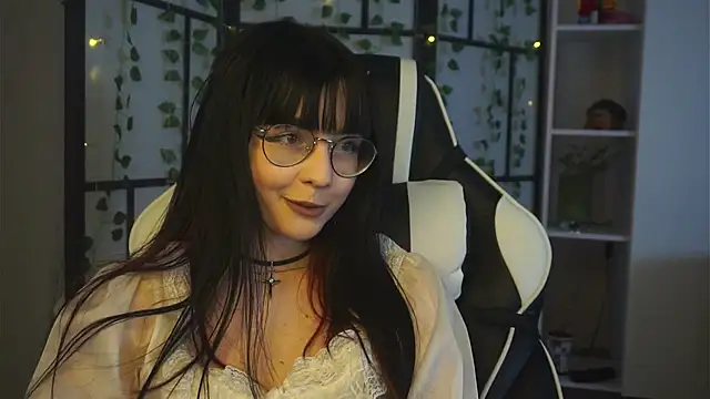 Snapshot of BereniceBattersby chatting on October 7, 9:08 pm BereniceBattersby online show from October 7, 9:08 pm