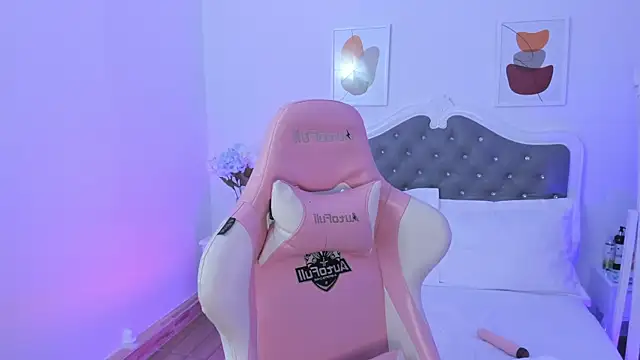 Snapshot of Shaleena_ chatting on October 24, 9:55 pm Shaleena online show from October 24, 9:55 pm