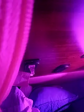 Snapshot of sarahkat86 chatting on September 21, 2:21 am sarahkat86 online show from September 21, 2:21 am