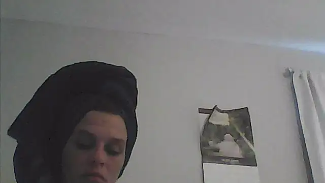 sarahkat86 online show from May 28, 10:18 pm