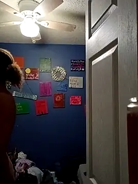 Snapshot of sarahkat86 chatting on October 23, 1:11 am sarahkat86 online show from October 23, 1:11 am