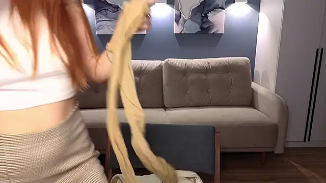 Snapshot of AliceDelaney chatting on October 21, 8:24 pm AliceDelaney online show from October 21, 8:24 pm