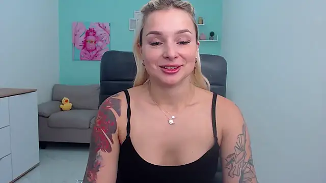 Snapshot of LilFleurish chatting on October 6, 6:52 am LilFleurish online show from October 6, 6:52 am