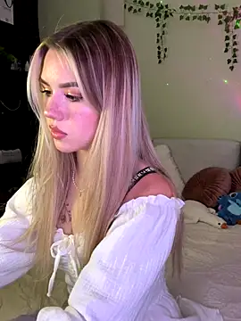 Snapshot of NastyaKiss1 chatting on September 18, 5:00 pm NastyaKiss1 online show from September 18, 5:00 pm