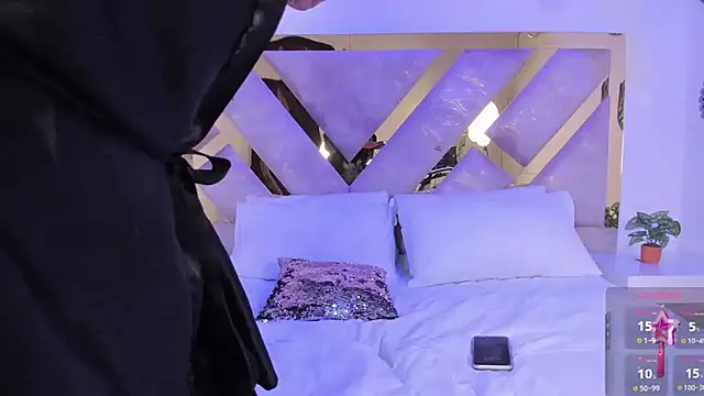 Snapshot of BriannaHill_ chatting on September 28, 2:11 pm BriannaHill online show from September 28, 2:11 pm