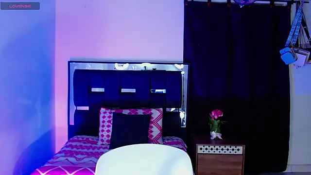 taniaqueen18 online show from October 24, 8:49 pm