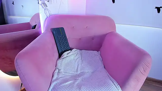 Snapshot of selene_swee chatting on October 5, 6:35 pm selene swee online show from October 5, 6:35 pm