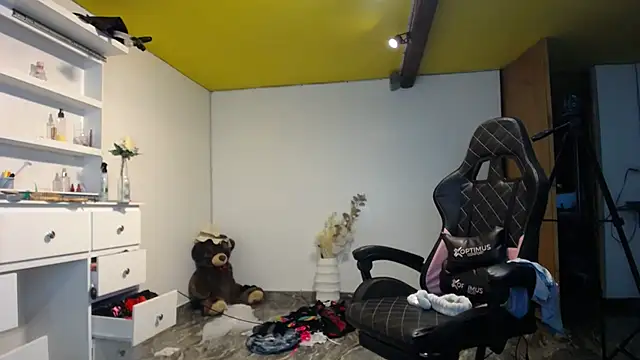 habdiela online show from October 24, 11:34 pm