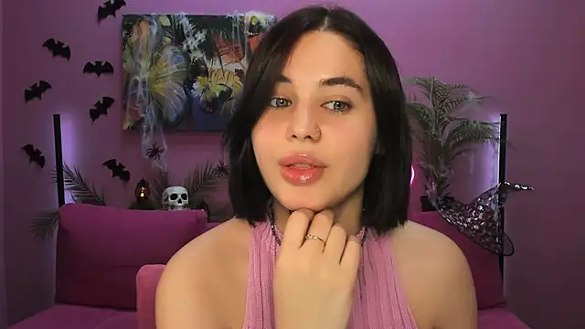 Snapshot of lil_angel_ chatting on October 28, 12:44 pm lil angel  online show from October 28, 12:44 pm