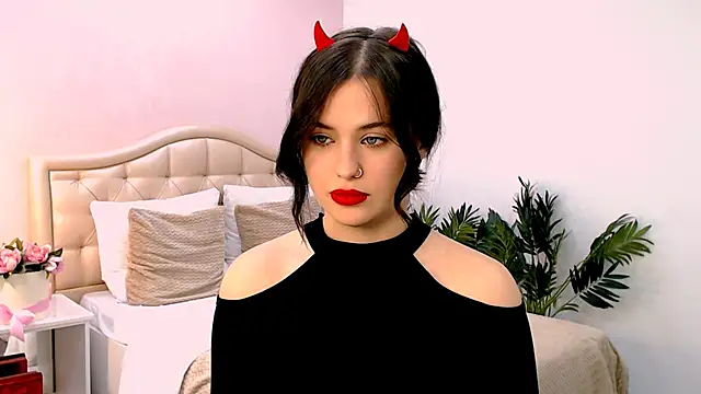 Snapshot of lil_angel_ chatting on September 27, 1:18 pm lil angel  online show from September 27, 1:18 pm