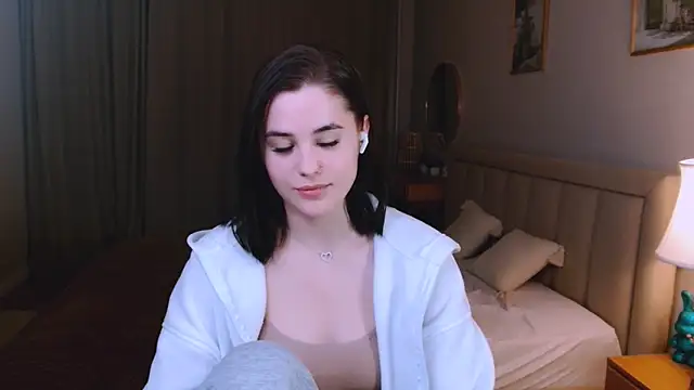 lil angel  online show from April 2, 2:20 am